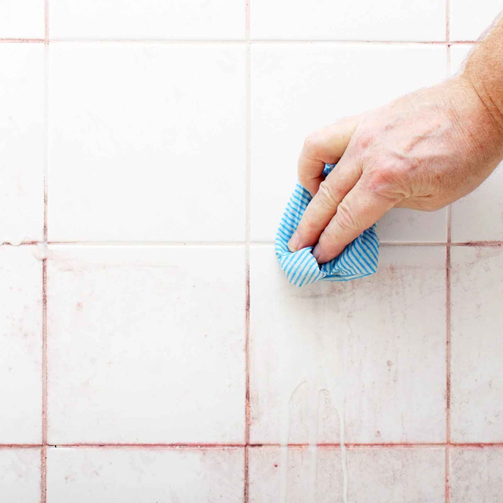 gettyimages 182483974 pink mold bathroom sq jvedit