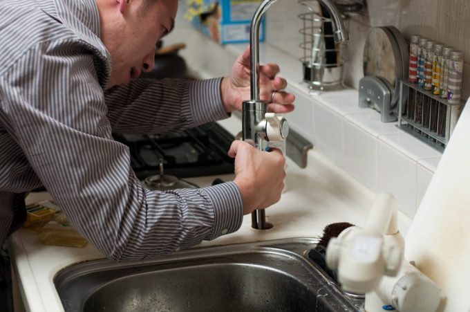 kitchen sink leak 680x451 1